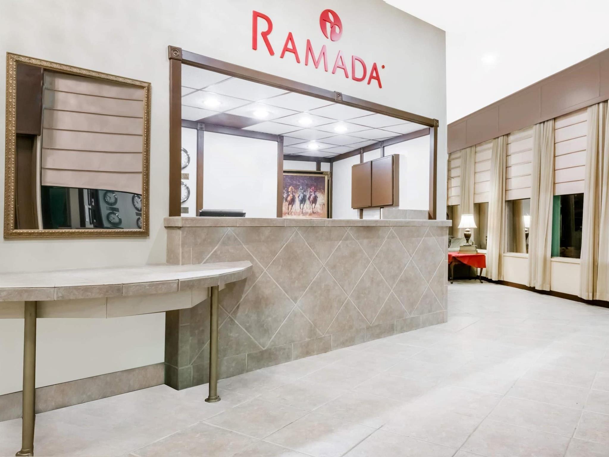 Ramada By Wyndham Lexington North Hotel & Conference Center Exterior foto